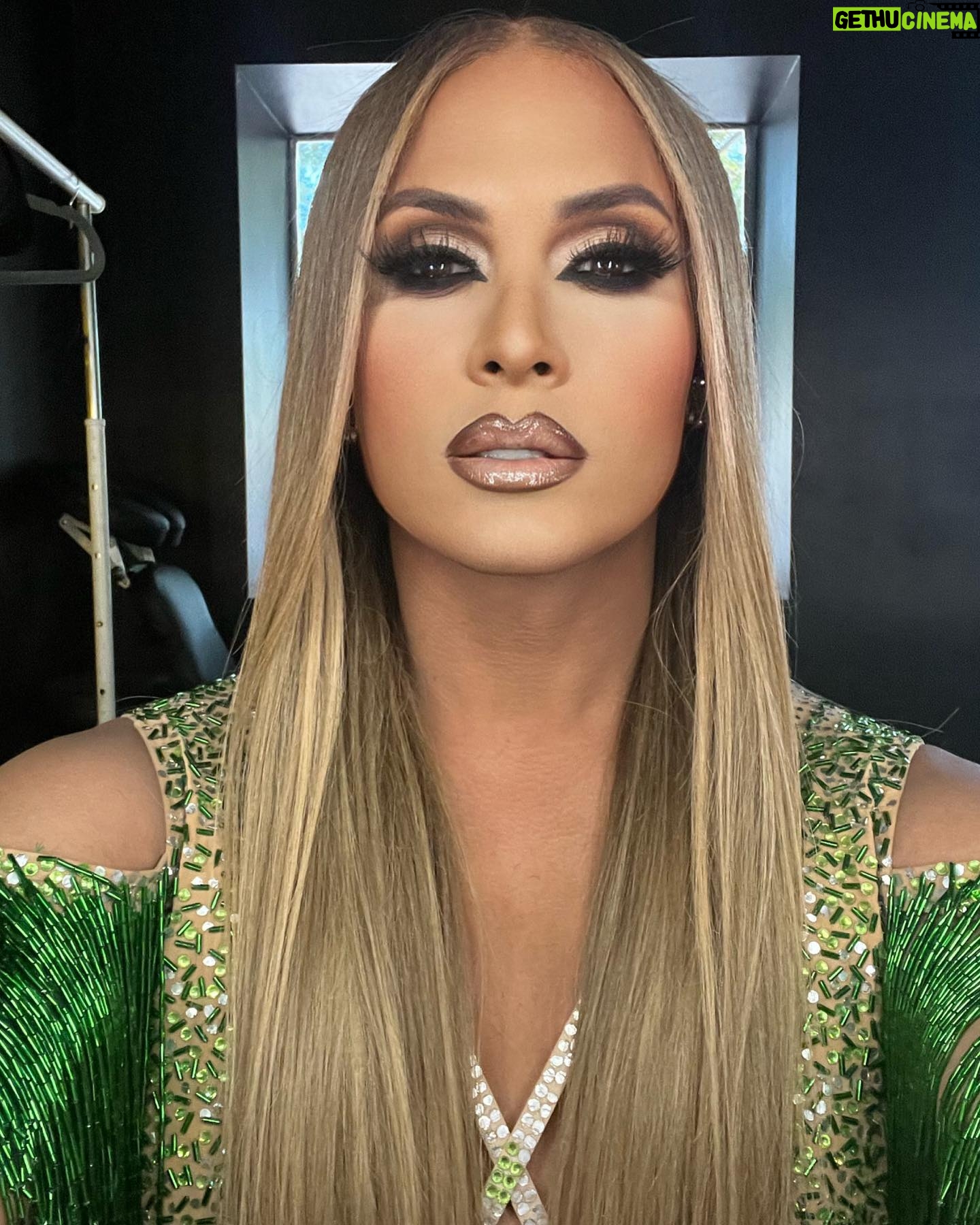 Naysha Lopez - 3.3K Likes - Today getting ready was quite the challenge !! How is this for a 20 minute mug ?!?! 💅💅 #thebeauty #gayboy #dragqueen #puertoricanbarbie #jlo