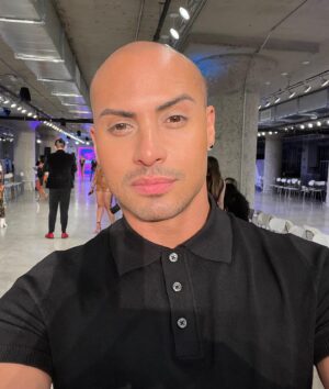 Naysha Lopez Instagram - Tonight was so fun and super sexy ! Was invited to see the Revolve Swimsuit line fashion show by Michael Costello.
Thankyou @michaelcostello for the invitation the show was amazing ! #michaelcostello #swimsuit #revolve #gashionshow #laliving