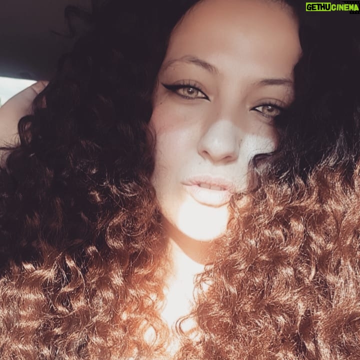 Nazlı Ceren Argon - 52 Likes - Curvy energy