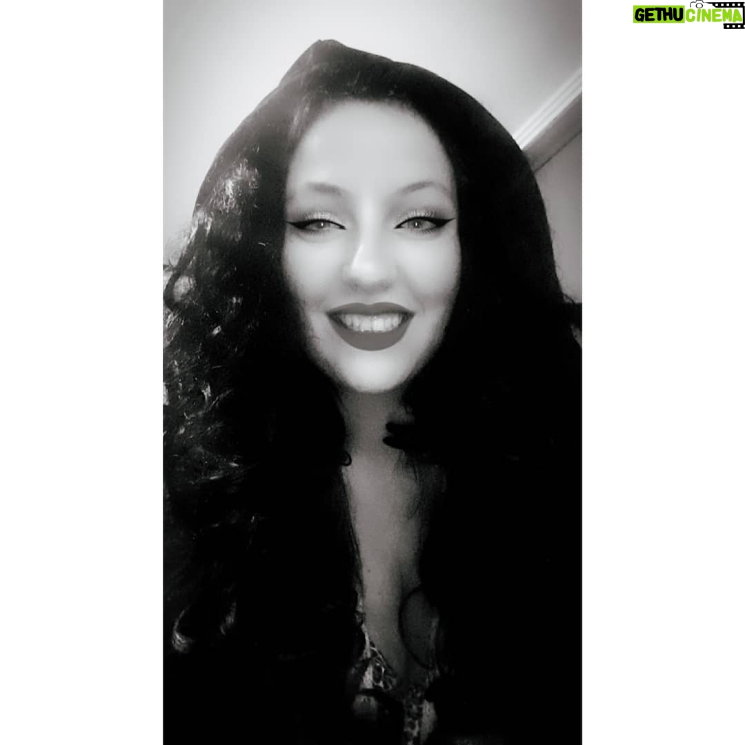 Nazlı Ceren Argon - 55 Likes - Evet fotograflarda gulmeyi sevmem :)))