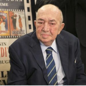 Nazlı Ceren Argon Instagram - Değerli yapimcim, kıymetli büyüğüm ilk dizi filmimi setinde "Tatlı Bela Fadime"  gerçekleştiridigim Türker hocam , Allah'tan rahmet yakınlarına başsağlığı diliyorum.Turk sineması büyük bir duayeni kaybetti.Seni hiç bir zaman unutmayacağız.Sevgi , saygı ve rahmetle...