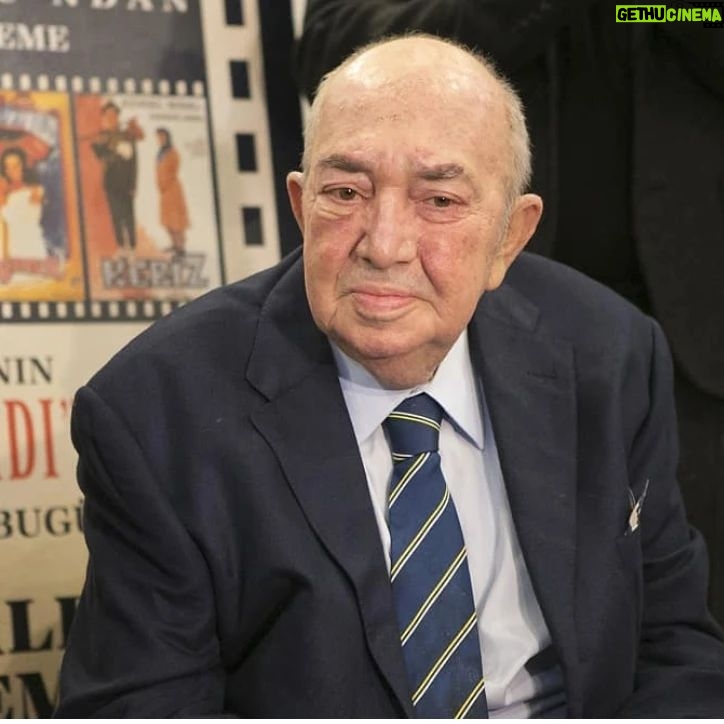 Nazlı Ceren Argon - 55 Likes - Değerli yapimcim, kıymetli büyüğüm ilk dizi filmimi setinde "Tatlı Bela Fadime" gerçekleştiridigim Türker hocam , Allah'tan rahmet yakınlarına başsağlığı diliyorum.Turk sineması büyük bir duayeni kaybetti.Seni hiç bir zaman unutmayacağız.Sevgi , saygı ve rahmetle...