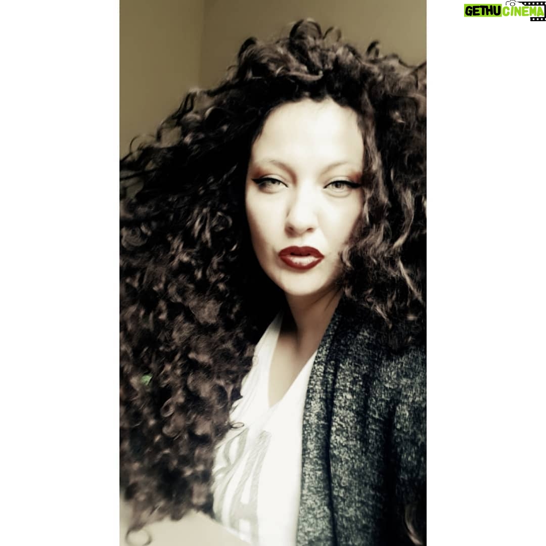 Nazlı Ceren Argon - 63 Likes - Sepya iyidir ..