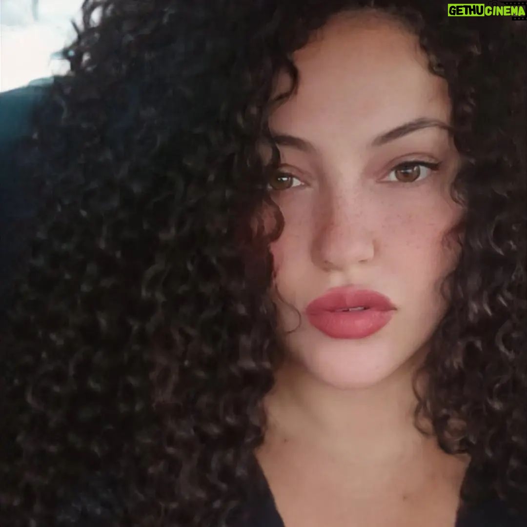 Nazlı Ceren Argon - 51 Likes - :)