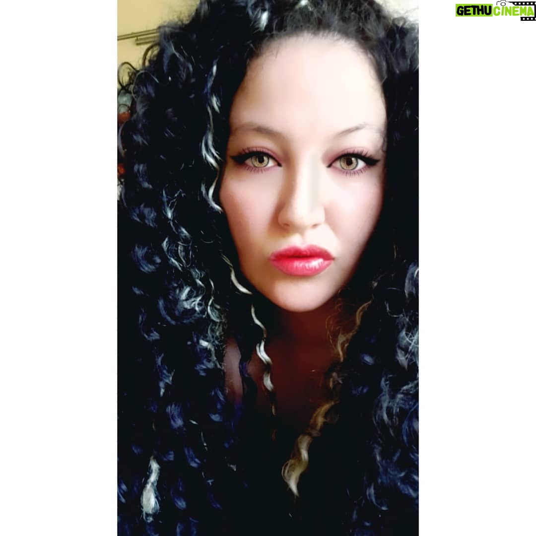 Nazlı Ceren Argon - 66 Likes -