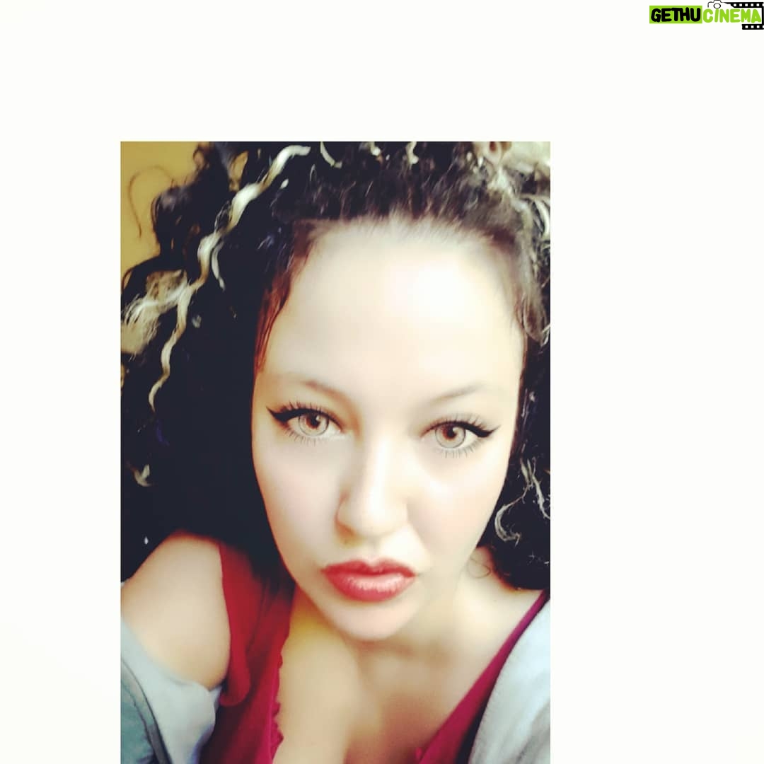 Nazlı Ceren Argon - 66 Likes -