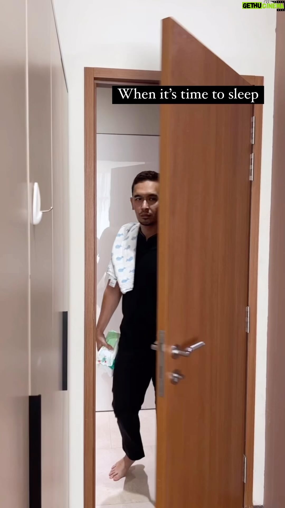 Nazrief Nazri - 3.5K Likes - Everytime bila daddy nak tidurkan Noah🤦🏻♂️.
.
Anak korang mcm ni jgk tak? Korang buat macam mana ea? Share sikit😭