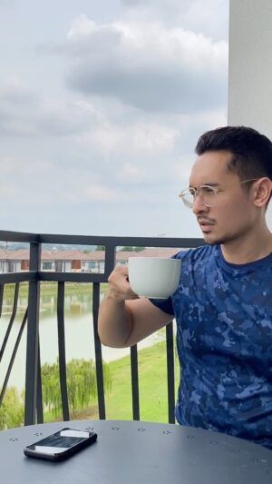 Nazrief Nazri Instagram - Bila anak dan bertambah dan keluarga makin besar, memang bestlah kalau dapat duduk rumah yg lebih besar dan selesa. So ini peluang untuk anda!

Sempena CNY ni , S P Setia tgh buat promo! Korang boleh dapat rebate sampai RM28,888 dan banyak lgi freebies lain!

Jom ramai2 dtg ke rumah terbuka dekat Setia Sales Galleries di sekitar Lembah Klang, Johor Bharu, Penang dan Kota Kinabalu. For more info boleh pegi ke website 
S P Setia : https://bit.ly/CNYNazrief