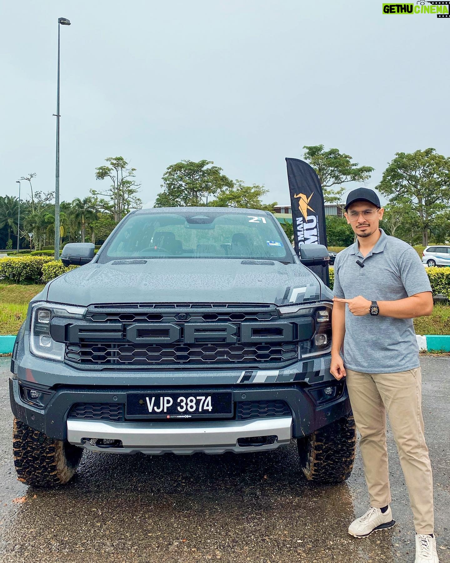 Nazrief Nazri - 530 Likes - Hari ni Naz kat launch event of the Next-Generation Ford Ranger Raptor!
I am so amazed with it's sleek design and interior dia sangat comfortable jugak. This Next-Generation Ford Ranger Raptor korang memang boleh rasa power enjin 3.0 liter turbo berkembar V6 petrol berprestasi tinggi ni yang boleh hasilkan sehingga 397 PS dan 583 Nm tork.
Korang juga boleh merasakan prestasi yang baik ketika di atas jalan mahupun off-road! Yang paling best, korang boleh pilih bunyi ekzos dia daripada senyap kepada deruman garang!! Dengan this Next-Generation Ford Ranger Raptor, korang boleh pilih tujuh mod pemanduan, casis yang lebih kuat dan sistem suspensi yang dibikin semula dengan penyerap hentak FOX 2.5-inci Live Valve yang dibangunkan oleh Ford Perfomance!Naz jugak share a video of Raptor, swipe to watch š
Korang cepat pergi your nearest Ford showroom! Atau boleh find out more on
sdacford.com.my!
@fordmalaysia
#FindYourNext #fordmalaysia