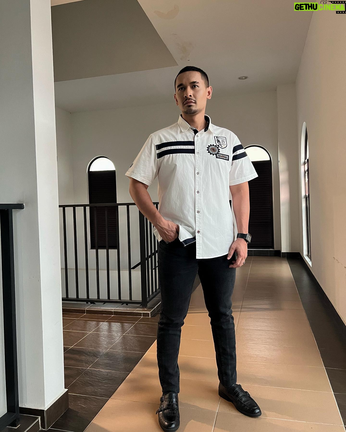 Nazrief Nazri - 461 Likes - Orang lelaki ni biasa beraya baju Melayu satu je cukup, raya kedua dah kena pakai baju casual dahš¤Ŗ. So senang beli baju Raya dekat Polo Haus je semua ada. Cutting pun menarik dan cantikš. Very recommendedš
Check out their website guysšš»
https://polohaus.com
@polohaus_official
#POLOHAUS #RiseAbove #polotee #stylewithpolo