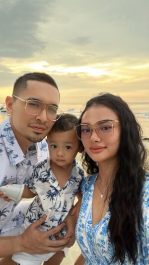 Nazrief Nazri Instagram - Beach day🤍