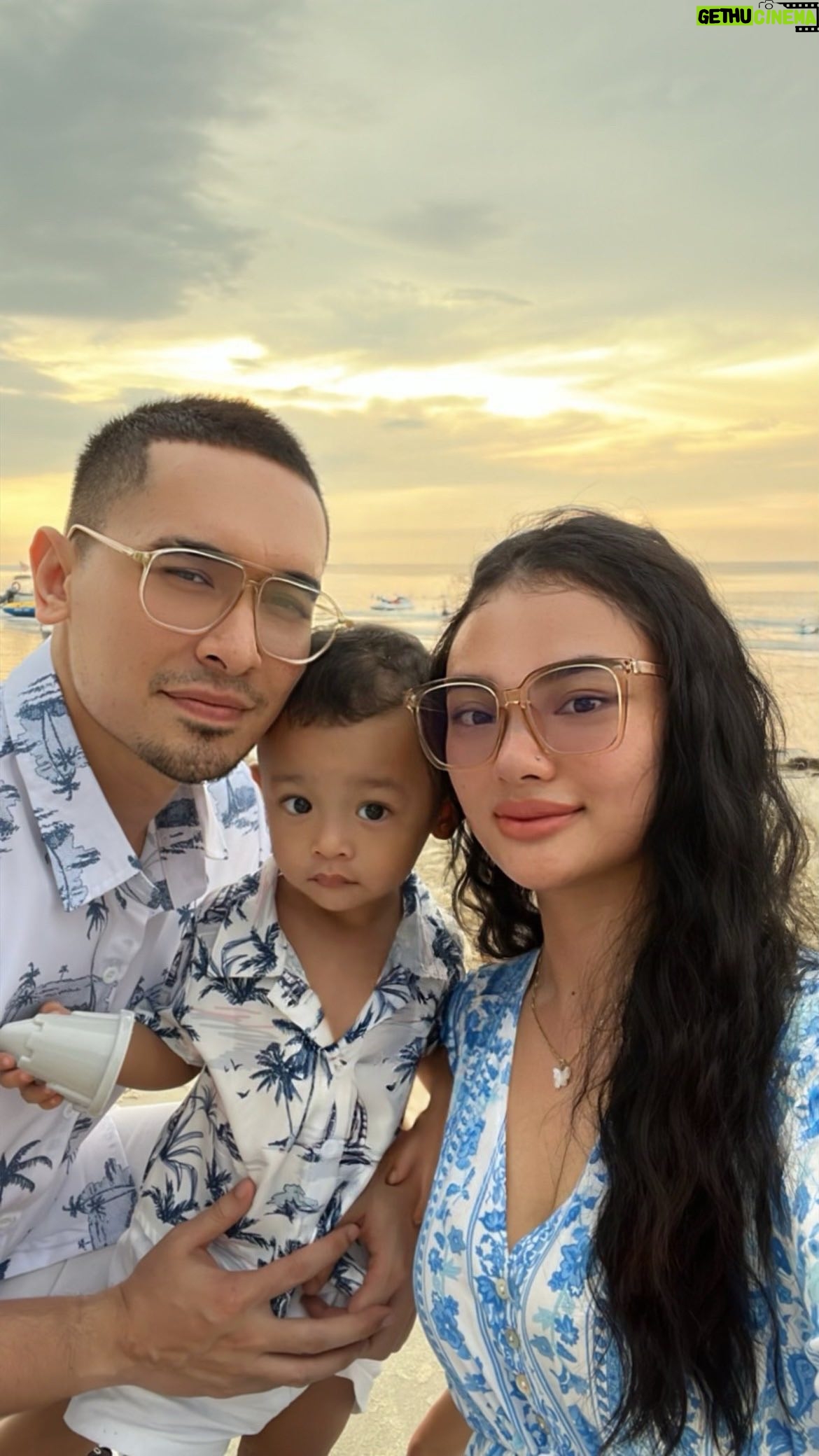 Nazrief Nazri - 674 Likes - Beach day🤍