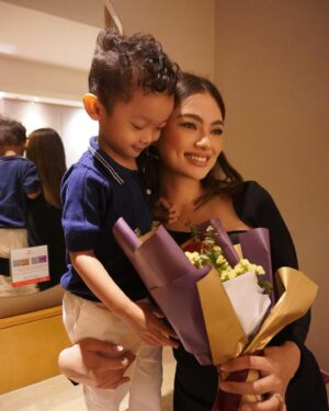 Nazrief Nazri Instagram - Happy Birthday syg. I'm lucky to have you in my life. Daddy and Noah love you so much❤️. Cuba teka berapa umur @angellajoliey 😜