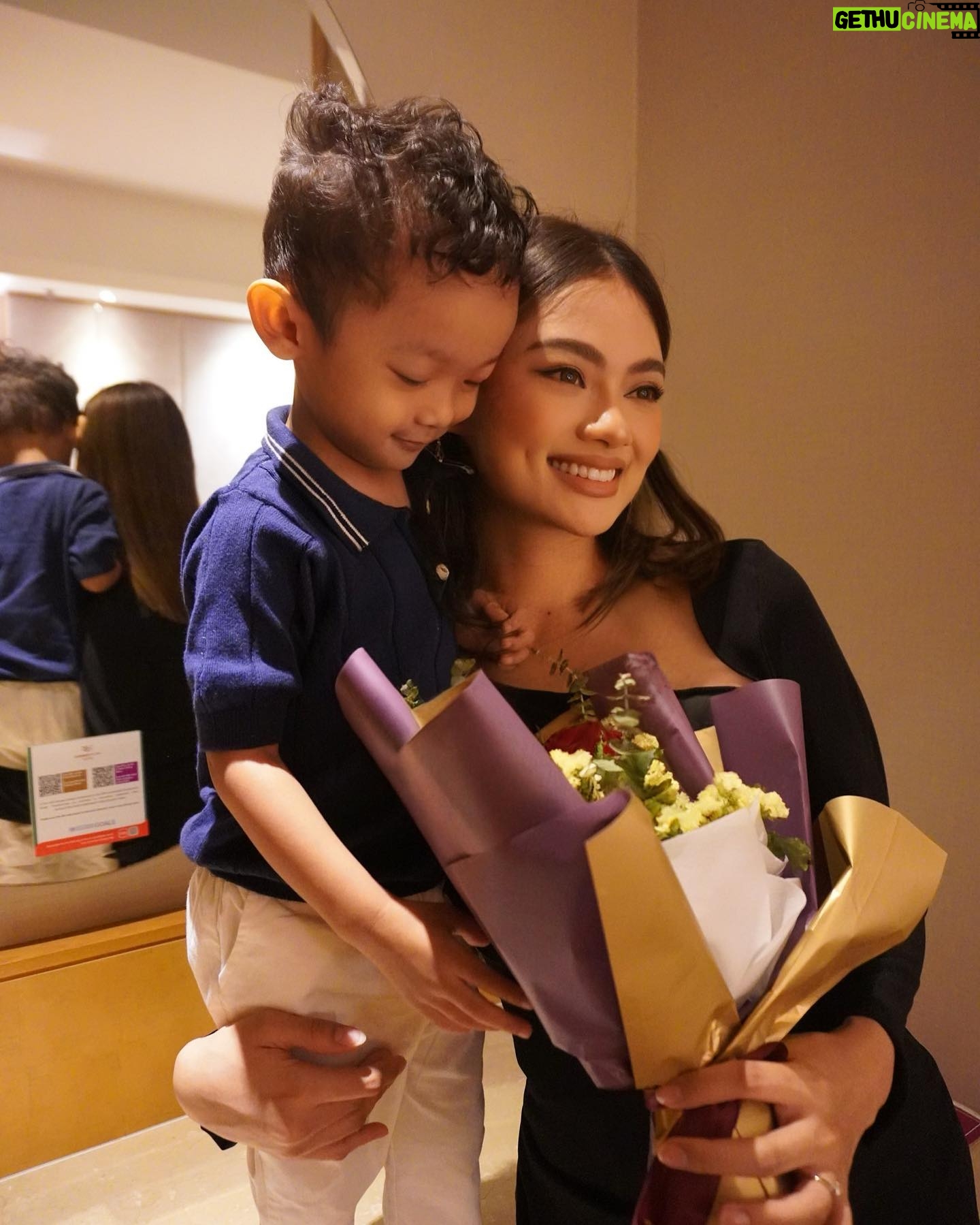 Nazrief Nazri - 3.1K Likes - Happy Birthday syg. I'm lucky to have you in my life. Daddy and Noah love you so muchā¤ļø. Cuba teka berapa umur @angellajoliey š