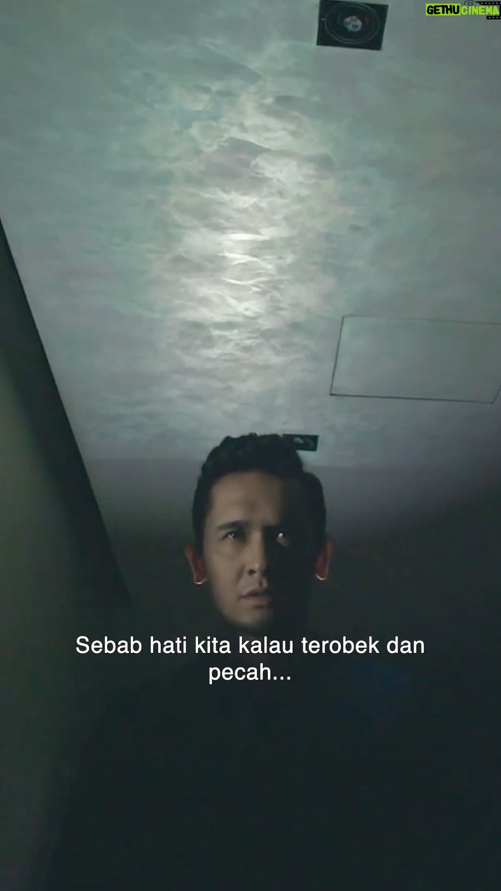 Nazrief Nazri - 1K Likes - Makin suspen kan cerita ni? Betul ke ustaz bunuh Idris?🧐
Jom tonton Villa Kristal di website @wetvmalaysia, wetv.vip, atau download je app WeTV! #VillaKristal #WeTVOriginal #WeTVmy
