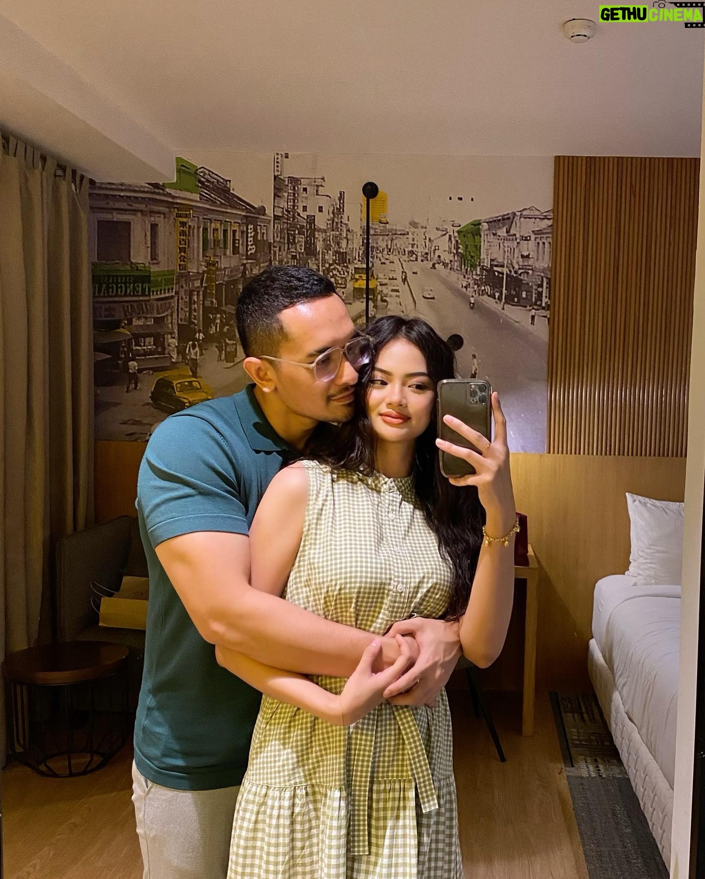 Nazrief Nazri - 9.3K Likes - Happy Birthday LOMLš¤.
Tq sebab ada waktu susah dan senang. You are the best wife and best mom for Noahā¤ļø.
Semoga taman syurga kita bebas dari babi yg menyondol dan serangga perosak. Aminnnn