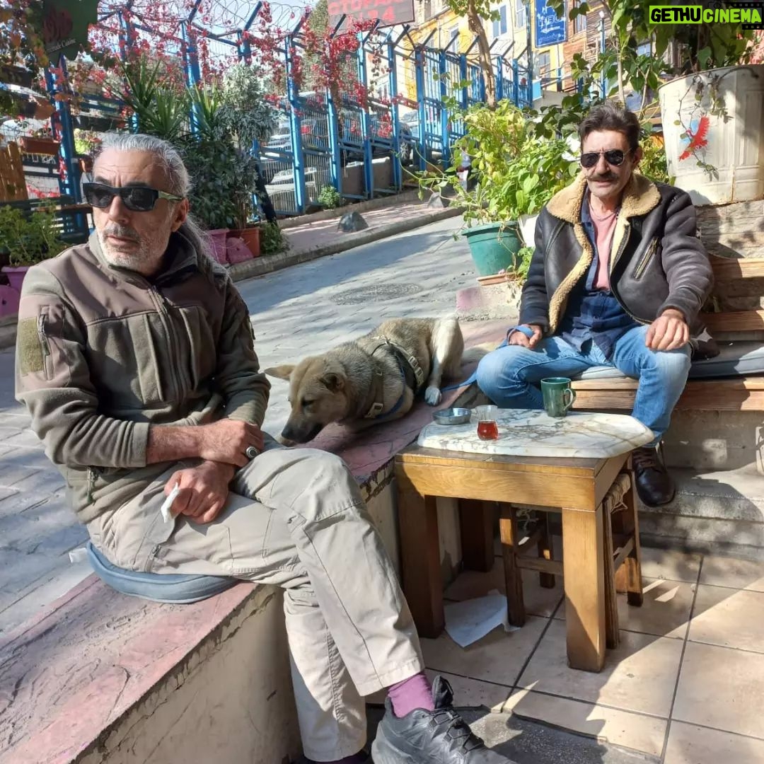 Nebil Sayın - 1.8K Likes - Dedik "neresidir?" Dediler Tophanedir." Dedik he iyidir.
Pby @erkan.sedef
@rokacafekahvalti