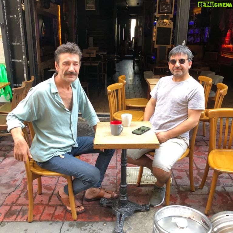 Nebil Sayın - 1.8K Likes - Beyoğlu. "Nerde akşam orda sabah" ın resmidir😎😜 @themekanbeyoglu
