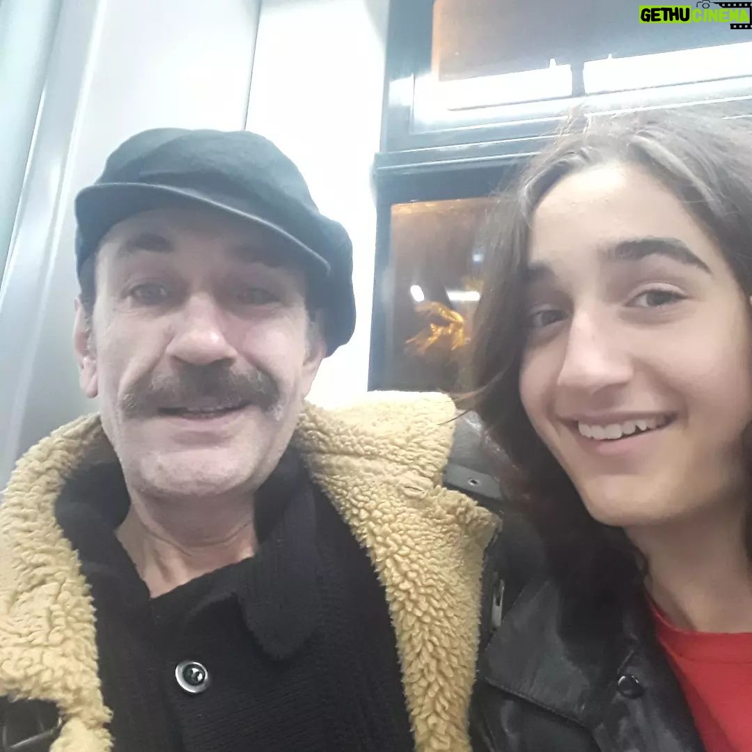 Nebil Sayın - 1.1K Likes - İzmir şekli