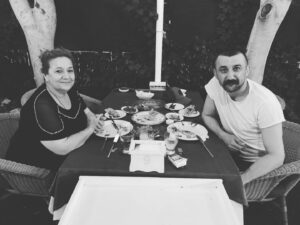 Necip Memili Instagram - İlk aşkım, yüreğimin sızısı,içimin aydınlığı,kalbimin gülen tarafı, doğum günün kulu olsun, nice mutlu senelere,bi de her ay 💸 istemesen tam süper olacak hahahahahahhahaha seni seviyorum annem @emelmemili01 😘😘😘😘😘🙏🙏🙏🙏