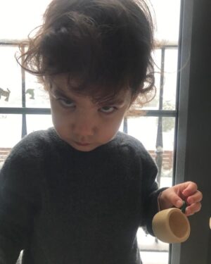Necip Memili Instagram - ,,, ben çukurdayken hamile kaldı eşim, bu çocuk niye böyle oldu ya!?!?, halbuki gayet naif tatlı bakışlı birini canlandırıyordum ben, ondan mı oldu,tersi mi oldu? ,,,:))))) @didemdayicioglu  #AsyA