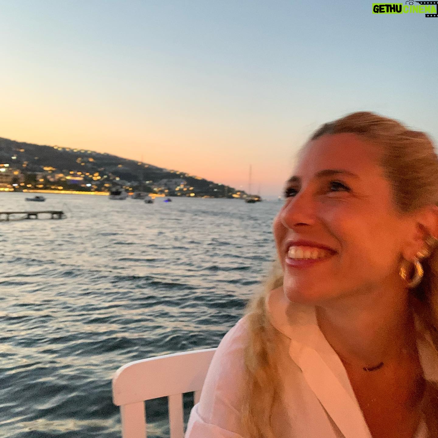 Necip Memili - 76.1K Likes - ,,,bilmem!, bir zaman gelir anlatırım belki doÄru kelimelerle, uzun cümleler kuramayacak kadarım, sadece gülüÅüne ve gƶzlerine yaÄmur olsam yeter, ki zaten ıslanmak güzeldir aslında senin yüzün de ve senin yüzünden @didemdayicioglu ,,,