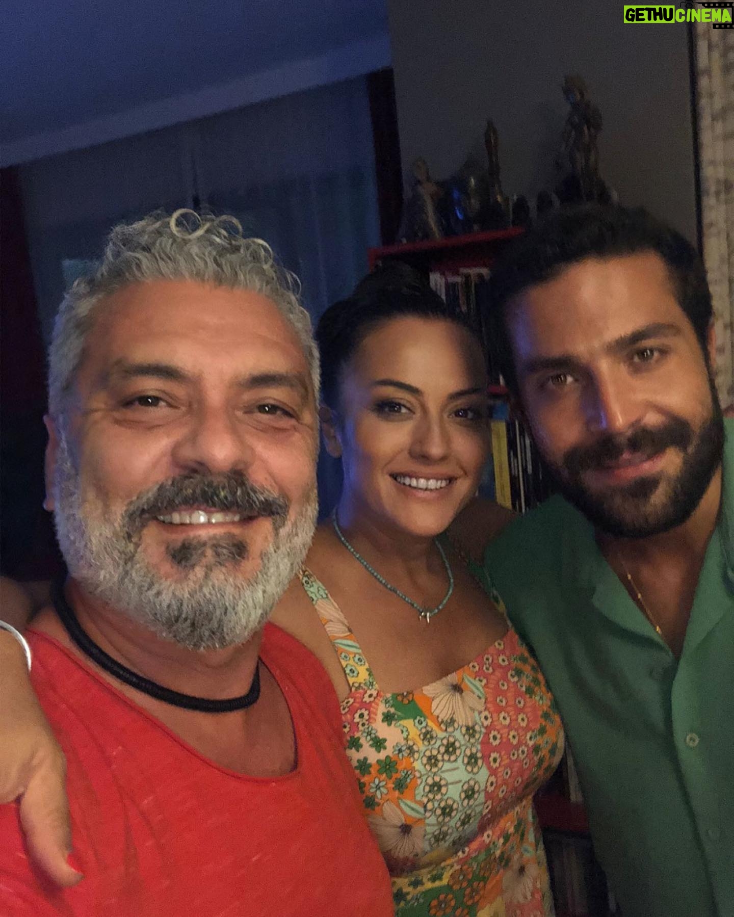 Necmi Yapıcı - 1.8K Likes - Sevgili kardeşimiz yetenekli oyuncu @cihatsuvari ile kurduğu GADA Tiyatro hakkında konuştuk. Çok iyi bir oyunla bu sezon sahnelerde olacak.. @gadatiyatro nun yolu açık alkışı bol olsun 🙏👏👏🙌🧿