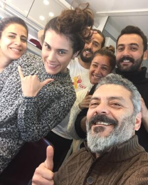 Necmi Yapıcı Instagram - Meryem #tbt @kanald de yayınlanan @tmcfilm in yapımcılığını yaptığı ve oynamaktan çok keyif aldığım bir diziydi Meryem 💜 Sevgili oyuncu arkadaşlarıma, değerli meslektaşlarıma buradan sevgilerimi yolluyorum ❤️😘 @kenanacr @aycaaysinturan @serenayaktas @acelyatopaloglu