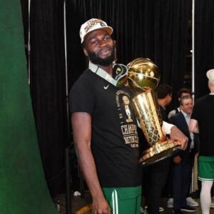 Neemias Queta Instagram - 💍🏆💚☘️