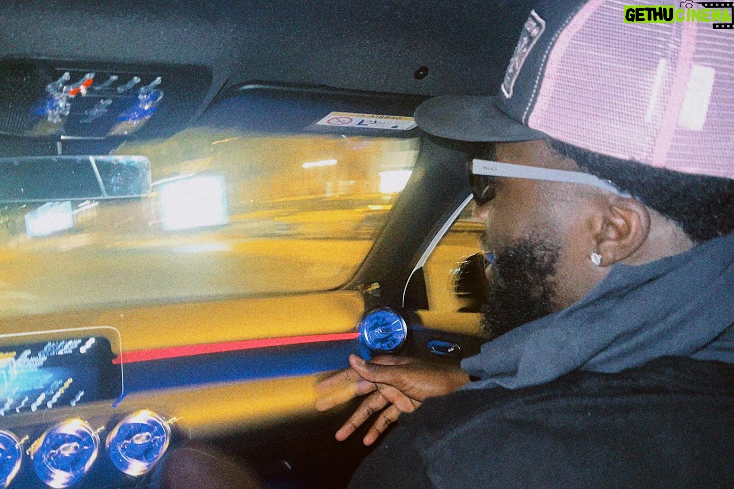 Neemias Queta - 17.4K Likes - A trabalhar bem nestas viagens, obrigado por tudo vemo-nos para o ano!🙏🏿✨💯#jatataude