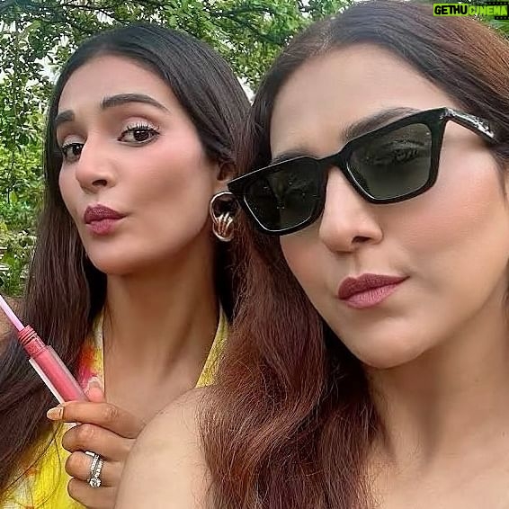 Neeti Mohan - 222.3K Likes - P.O.V.- We all have one photogenic person 🙄who’s yours? Tag them🤭
P.S.- I love you Doo😆😂
🎥 @mohanshakti