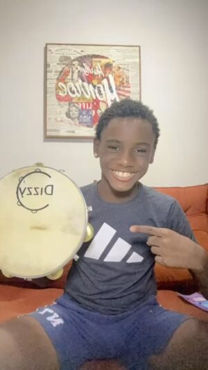 Nego Ney Instagram - Presente da minha preparadora @mariasilvia_por_ai pela minha cara já da pra ver que eu amei demais 😍
Obrigada 226/229 amo tu
@dizzydopandeirooficial