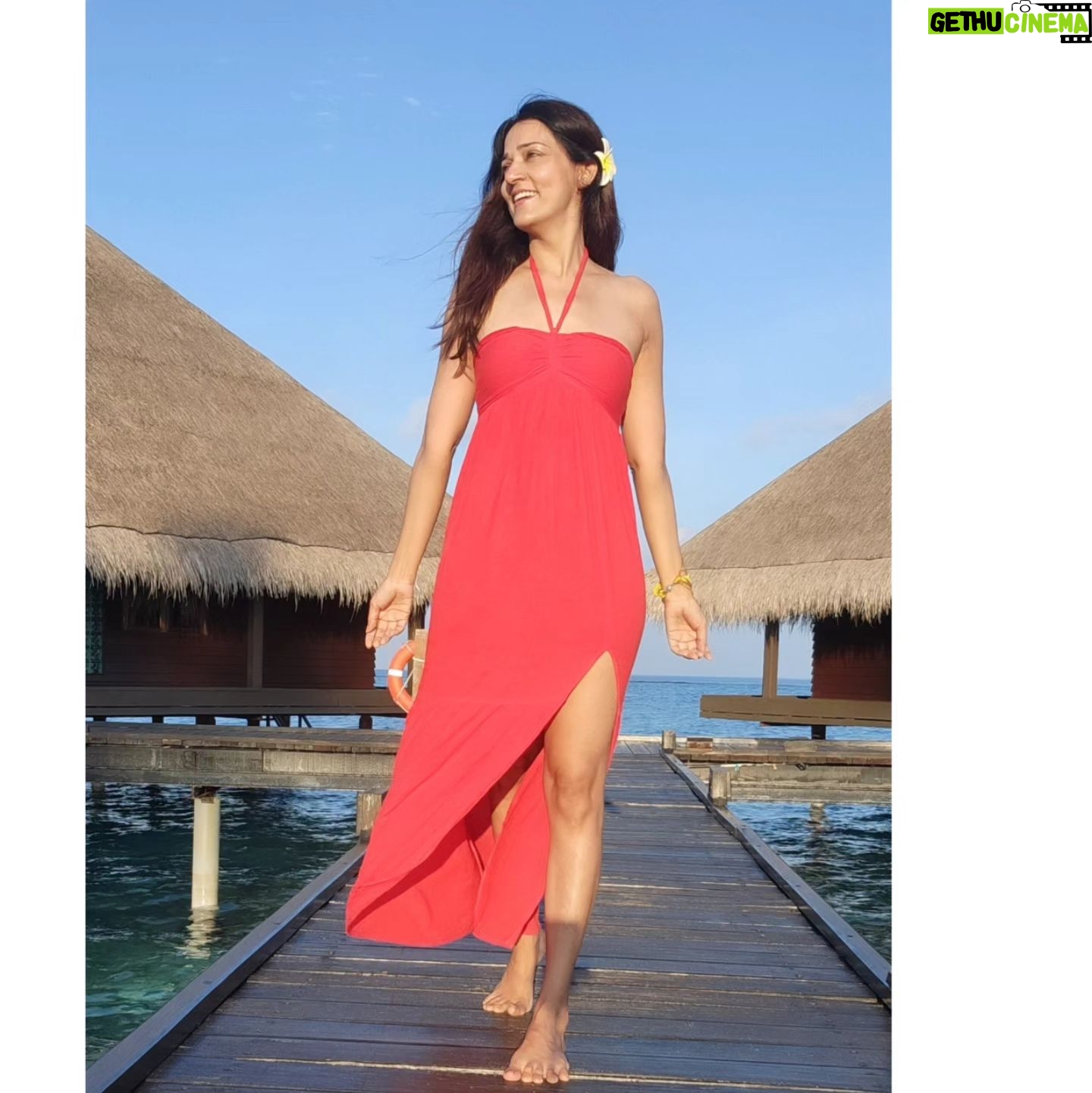 Neha Jhulka - 283 Likes - Blissful 😇
Happiness 😊
Content 🥰
Me and the Ocean : LOVE AT FIRST SIGHT 💕
#vacymood☀️ #relaxing #sunkissed🌞 #watervillasmaldives #waterbaby #grateful🙏 #purelove❤️ #happyheart #ocean #maldives