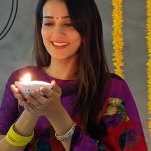 Neha Jhulka Instagram - Let there be light
Happy Diwali ✨️ 
Stay happy, peaceful and healthy.
#diwali
#saree #traditional #indianwear #diya #diwalidecorations #festivevibes