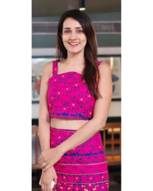 Neha Jhulka Instagram - Let your Dreams Blossom 
Live life in full bloom...
#happyheart #flowerpower #bloom #blossoms #grateful🙏