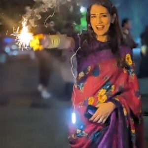 Neha Jhulka Instagram - Let there be light
Happy Diwali ✨️ 
Stay happy, peaceful and healthy.
#diwali
#saree #traditional #indianwear #diya #diwalidecorations #festivevibes