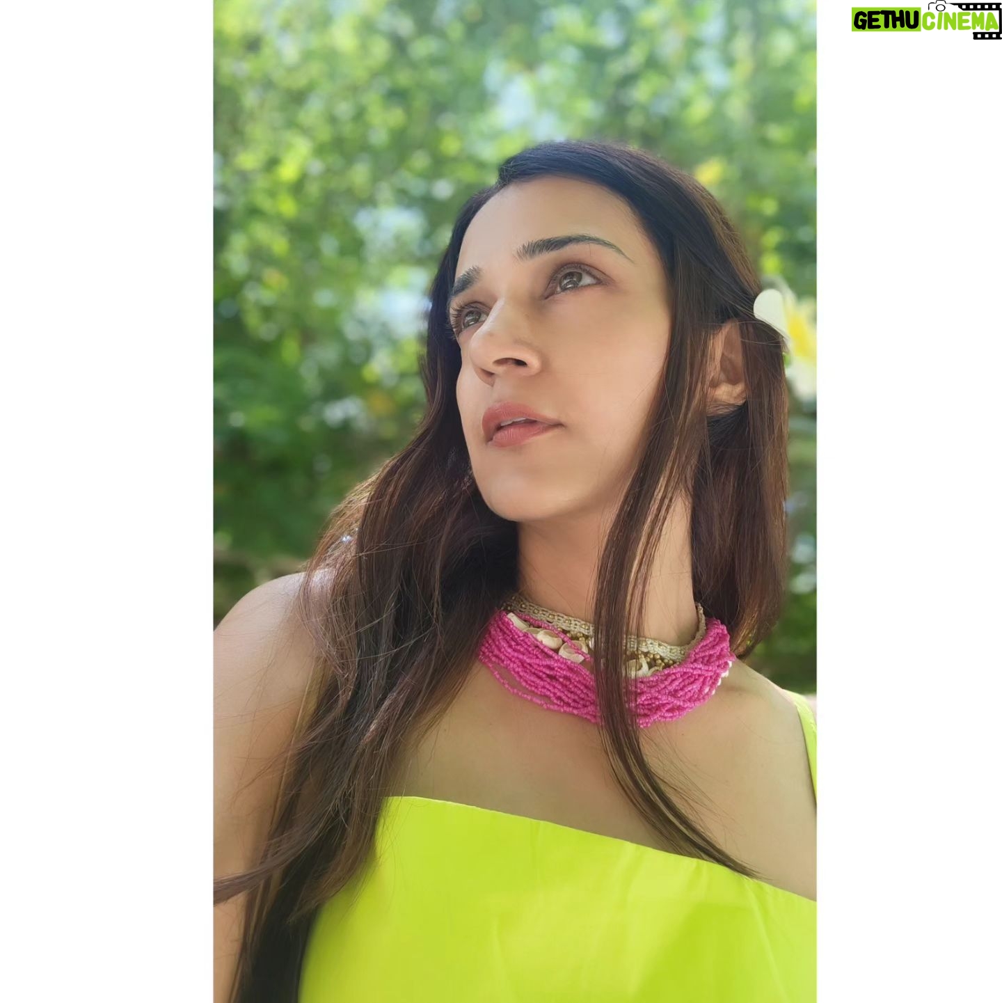 Neha Jhulka - 287 Likes - Finding Bliss in the rhythm of waves
Wish I could describe the beauty
Nothing soothes the soul like a day by the water
Salty waters.... ocean breeze ....peace
#oceanlover
#holidays #happinessbegins #gratitude #peacewithin #beachvibes #islandlife #green #seawater
