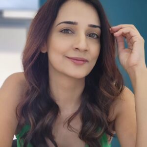 Neha Jhulka Instagram - When you just feel pretty n wow....
Pleasant n blissful 😊 ☺️ 
It comes from within 

#colouroftheday #photooftheday #pretty #closeup #selfietime #click #Happy #smilemore