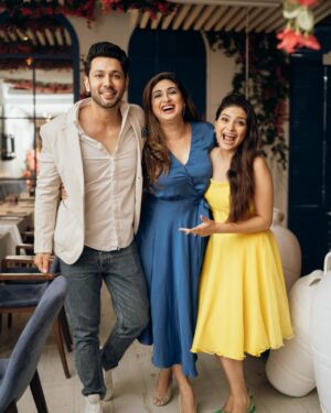 Neha Kaul Instagram - All about yesterday…. 
Wishing the newly wed @karanvgrover @poppyjabbal a forever of togetherness 🌸
Outfit : @mukeshrathoreofficial_ 
Sandals : @zara 
Spl mention @vivekdahiya for that awesome 3rd pic 😉

#newlyweds #happymarriedlife #sunshineyellow #corsetdress #organzadress #actorslife #opakiposmumbai #greekrestaurant #influencer #fashiondiaries #instagood.