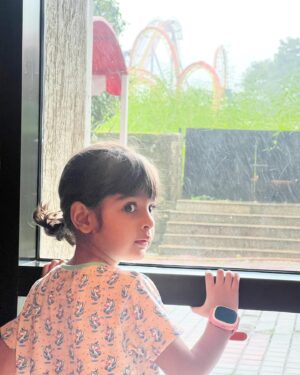 Neha Kaul Instagram - Staycation dumperoni…. 🌟

@imagicaaworld 

#novotelimagicaa #imagicaadiaries #momcation #memories #familygoals #mominfluencer #influencersofmumbai #actor #travelgram #staycation #lifestyleinfluencer #toddlerlife #toddlermom