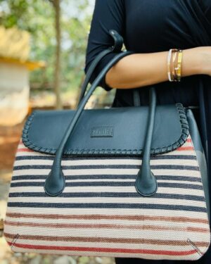 Neha Kaul Instagram - Carrying confidence and a fabulous @zoukonline bag

@matsya_media 

#bagsonline #trendybags #zoukbags #handcrafted #indian #versatile #influencer #actor #outdoorphotography