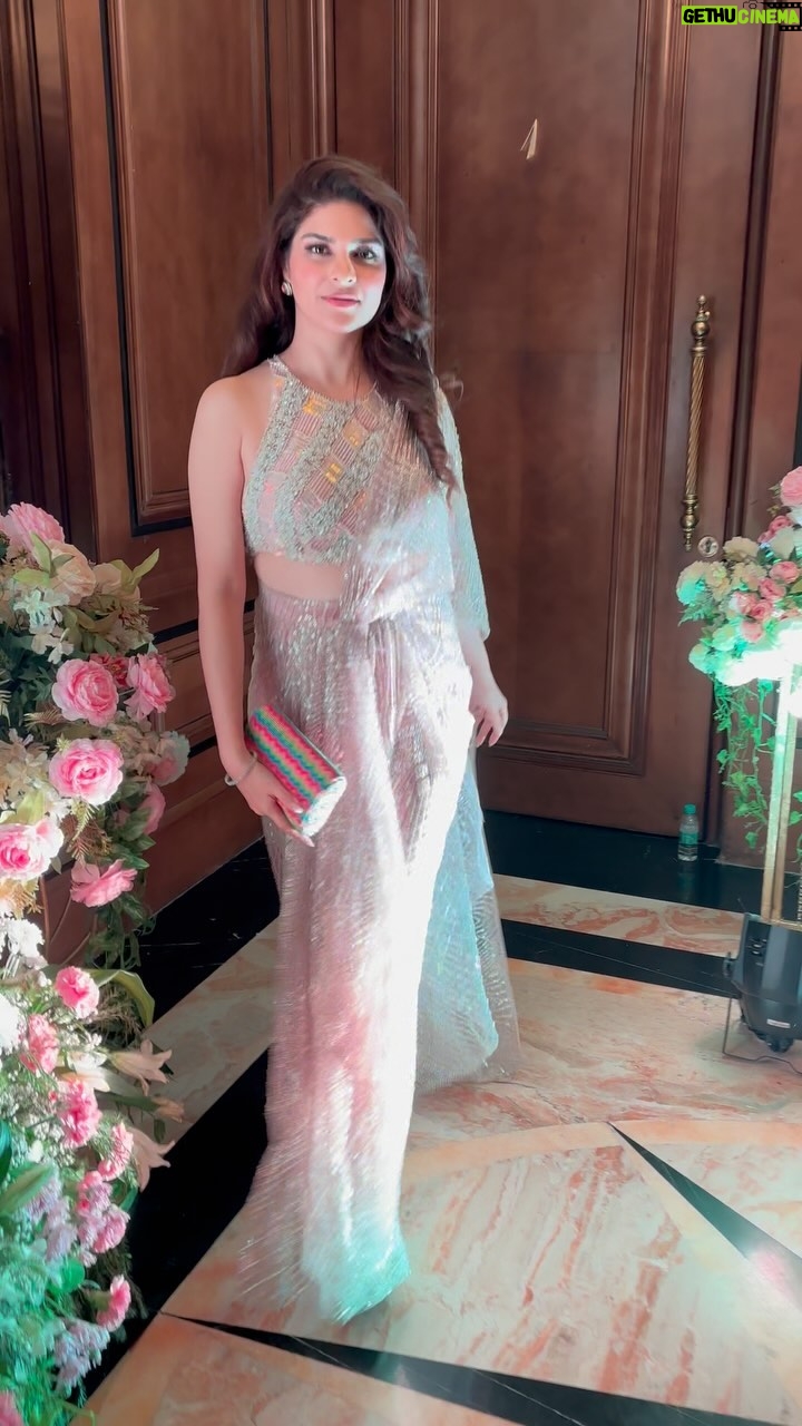 Neha Kaul - 242 Likes - Wedding ready with @ellemorafashions ✨
#fashiongram #readytowearsaree #prestichedsaree #glamsaree #weddingwear #influencer #influencerfashion #actor #celebfashion #trendingreels