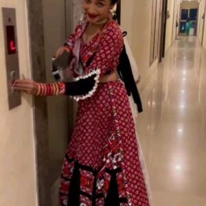 Neha Mehta Instagram - Embracing the rhythm of tradition. 🕺💃✨ The beats of joy and the colors of celebration in the air, creating unforgettable memories. Grateful 🙏🎉 #DandiyaNights #CelebratingTradition #DanceToTheRhythm #MemoriesOfJoy #FestiveVibes #Gratitude #ColorsOfCelebration #UnforgettableMoments
