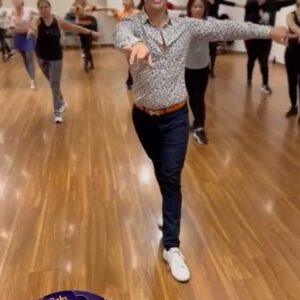 Neilas Katinas Instagram - WORKSHOP Fusión de Rumba y Paso Doble, a cargo del Campeón Mundial de Ballroom @neilaskatinas  y lo trae @festival_raks_el_hob

📌lugar @clubsiriounido 
📌fecha 17 , 18 y 19 de Mayo.
💥WORKSHOP 💥SHOWS 💥COMPETENCIA
Valores $190.000
MÁS INFO AL EMAIL
Festivalrakselhob@neilaskatinas.com
 56961680169
#letsdance 
#festivalarabe 
#festivalrakselhob