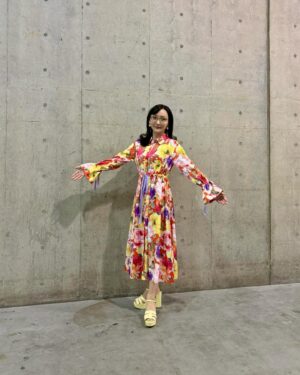 Neki Matsuzawa Instagram - アニメジャパン【推しの子】ステージ、有馬かなのお声を担当されている潘めぐみちゃんと。
肩がsexyだったので確認させていただきました。笑

テレビアニメ第2期の最新情報で大盛り上がりでしたが、当たり前のように東京ブレイドの紹介だったのが面白かったです。

お衣装は作品に沿ったカラフルなイメージで、足元にMEMちょを添えて。

one-piece
@adelly.tokyo
accessory
@matildarose_official
shoes
@charleskeith_jp

推しの子旋風は更に続きそうですね。

#推しの子
#oshinoko 
#AnimeJapan2024