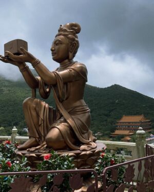 Nelly Řehořová Instagram - Last day in Hong Kong. 💙 I will miss this place so much. I will definitely come back one day and hopefully soon. 🙏🏼 #hongkong #bigbuddha #lantauisland #10thousandbuddhasmonastery #china