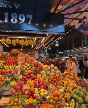 Nelly Řehořová Instagram - Two days in Barcelona ✌🏼 enjoyed 😍 #barcelona #spain #gaudi #travel #laboqueria