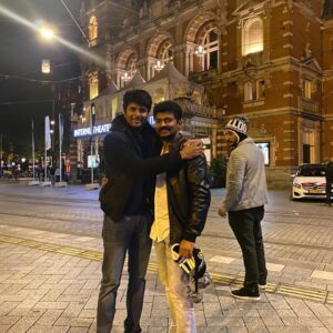 Nelson Dilipkumar Instagram - oru photo la kooda pakathula nikkala,periya ivaru @dancersatz 🤣 sweet boy @sivakarthikeyan #hero 🤗 #amsterdam #overpaasam