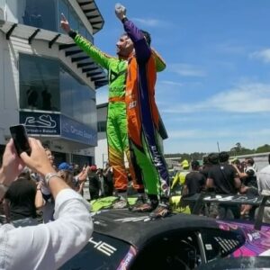 Nelson Piquet Jr. Instagram - Obrigado Portugal, mais uma vitória por aqui… Foi incrível!! 

Agradecimento especial à torcida, meu time, meu companheiro na corrida e todos os patrocinadores por estarem com a gente em mais um final de semana!

#raceweek #porschecup