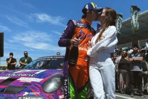 Nelson Piquet Jr. Instagram - Obrigado Portugal, mais uma vitória por aqui… Foi incrível!! 

Agradecimento especial à torcida, meu time, meu companheiro na corrida e todos os patrocinadores por estarem com a gente em mais um final de semana!

#raceweek #porschecup
